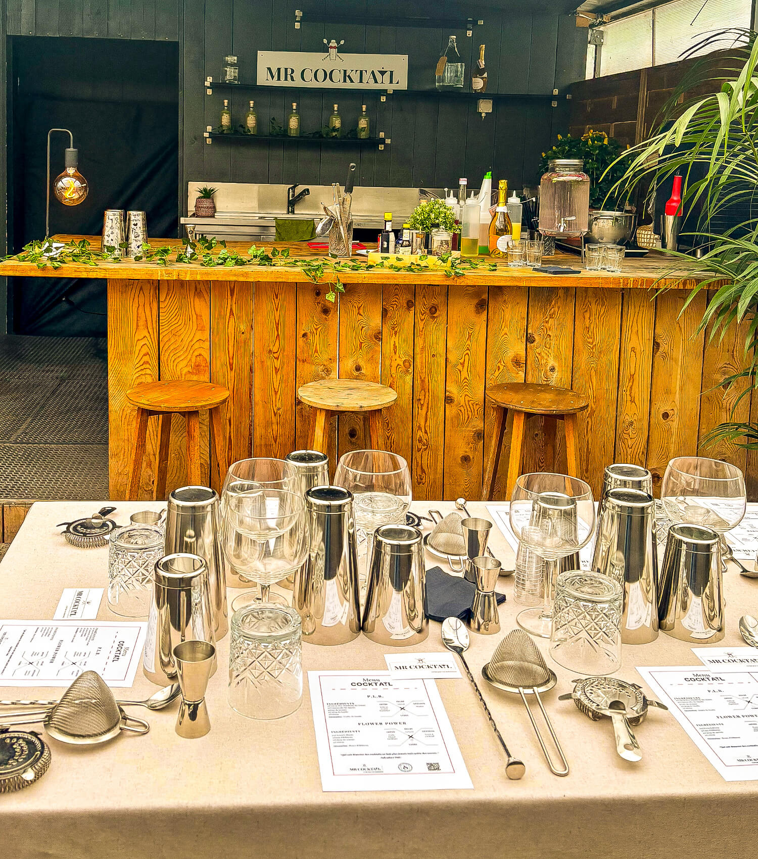 Table préparée avec élégance pour un atelier cocktail en Suisse