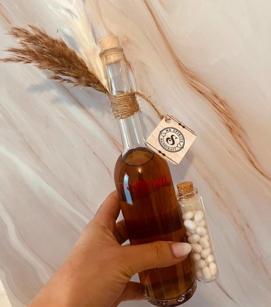Fiole de liqueur d'érable et de tonka Mr Spirits en cadeau de mariage en Suisse