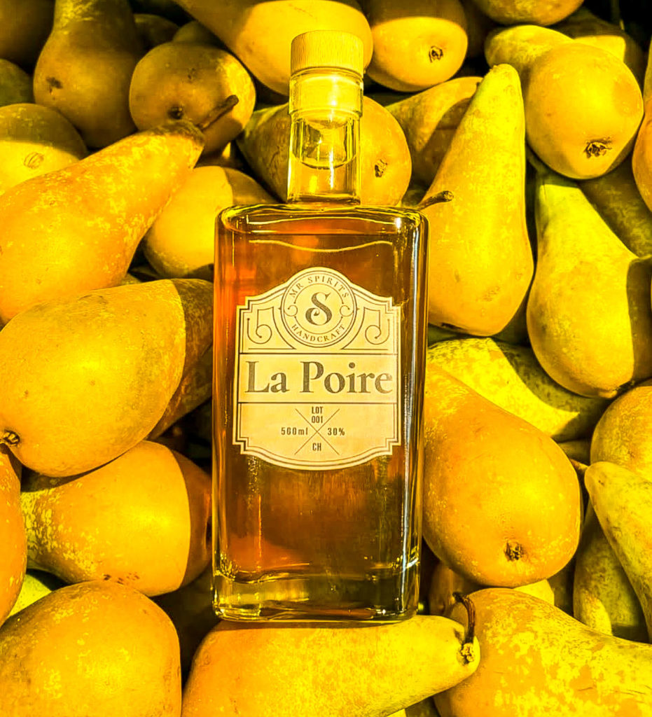 Liqueur artisanale de poire Mr Spirits, création suisse élégante